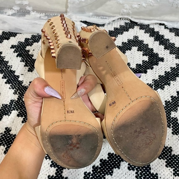 Vince Camuto Altman gold Studded nude heels size 8 - Picture 8 of 10